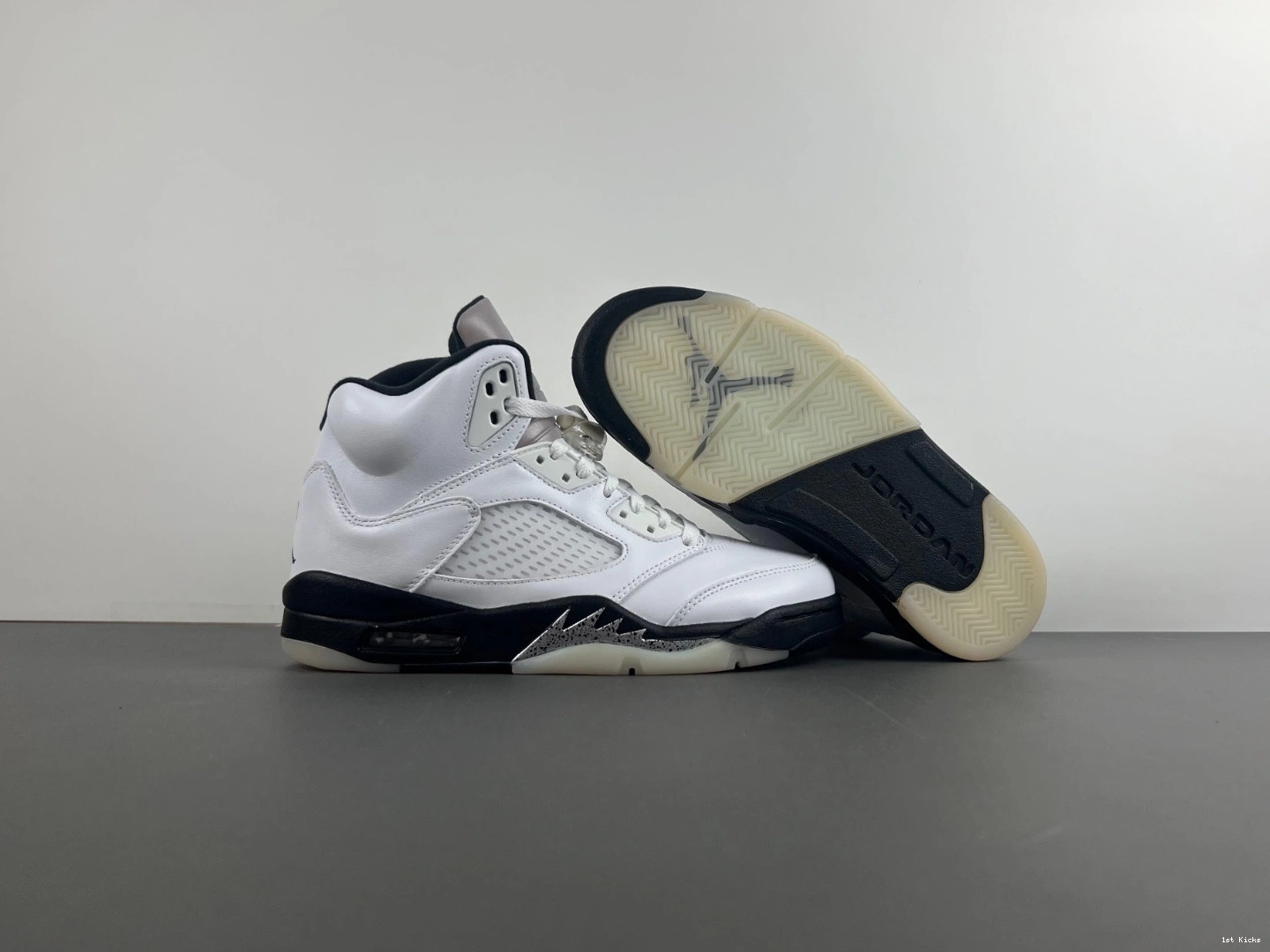 Air DD0587-110 Black White 5 Jordan 0327